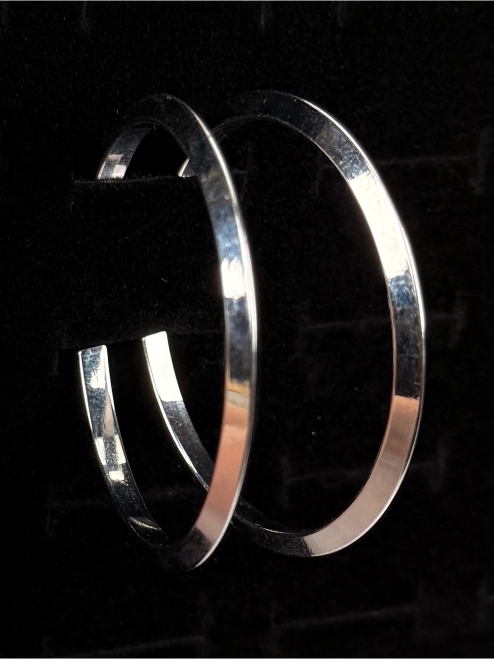 Vintage Large Silvertone open hoop Pierced earrings - Picture 5 of 8